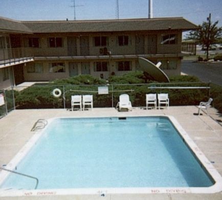 Howard Johnson by Wyndham Odessa Pool