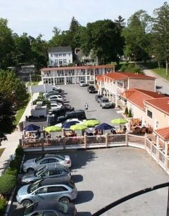 Lake Front Motel