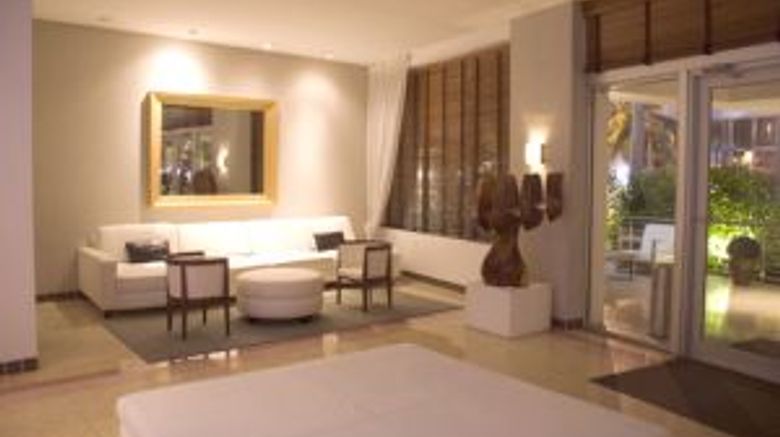 <b>South Seas Hotel Lobby</b>