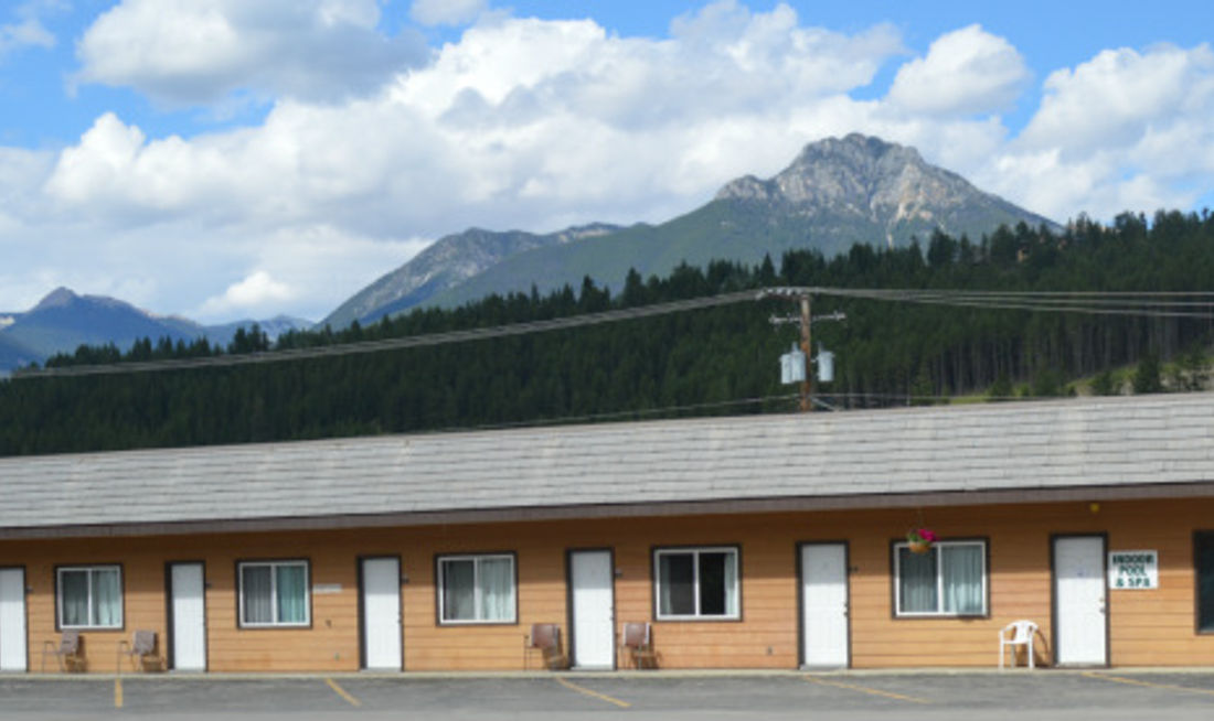 Mary's Motel Exterior
