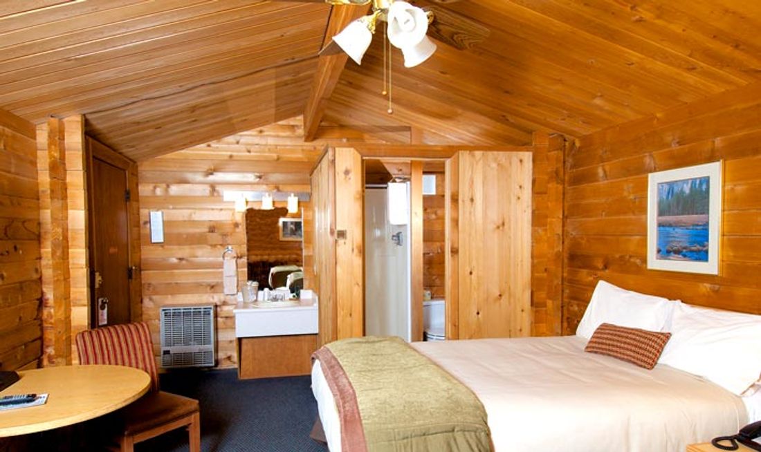 Denali Cabins Room