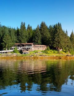 Yes Bay Lodge
