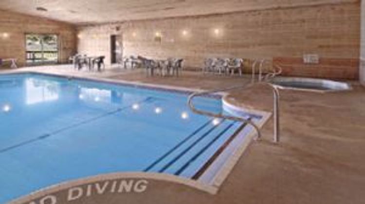 Americas Best Value Inn Marquette Pool