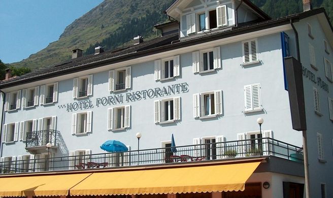 Hotel Forni Exterior