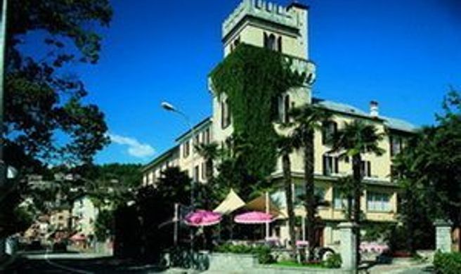 Hotel Castello Seeschloss Exterior