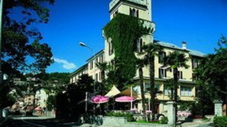 Hotel Castello Seeschloss Exterior