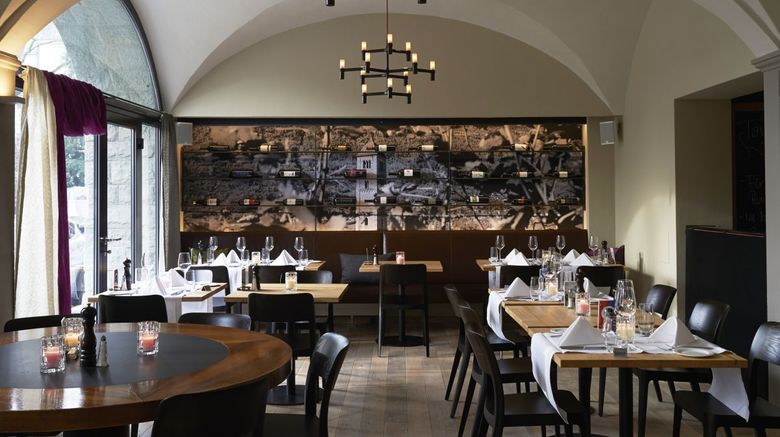 <b>Continental Park Restaurant</b> <b>Continental Park Restaurant</b>