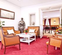 Hotel de la Nouvelle Couronne Lobby