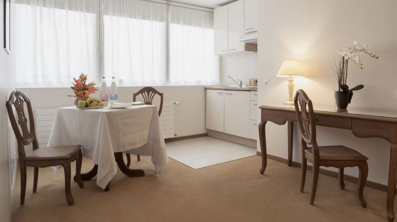 <b>Hotel de la Nouvelle Couronne Suite</b> <b>Hotel de la Nouvelle Couronne Suite</b>