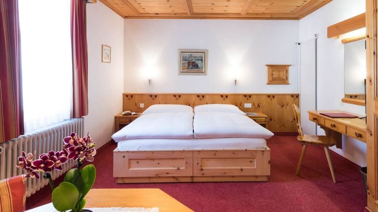 <b>Languard Hotel Room</b>