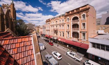 Hadley's Orient Hotel