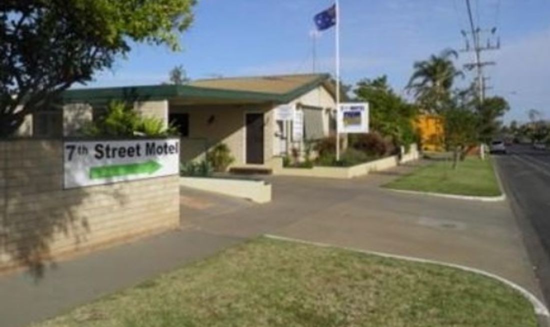 7th St Motel Exterior