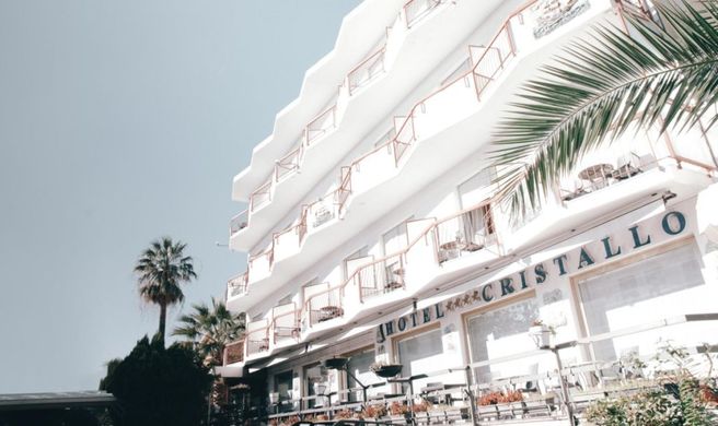 Hotel Cristallo Exterior