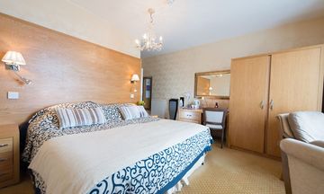 Gwesty'r Marine Hotel