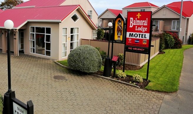 Balmoral Lodge Motel Exterior