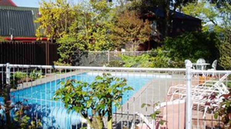 Ashford Motor Lodge Pool