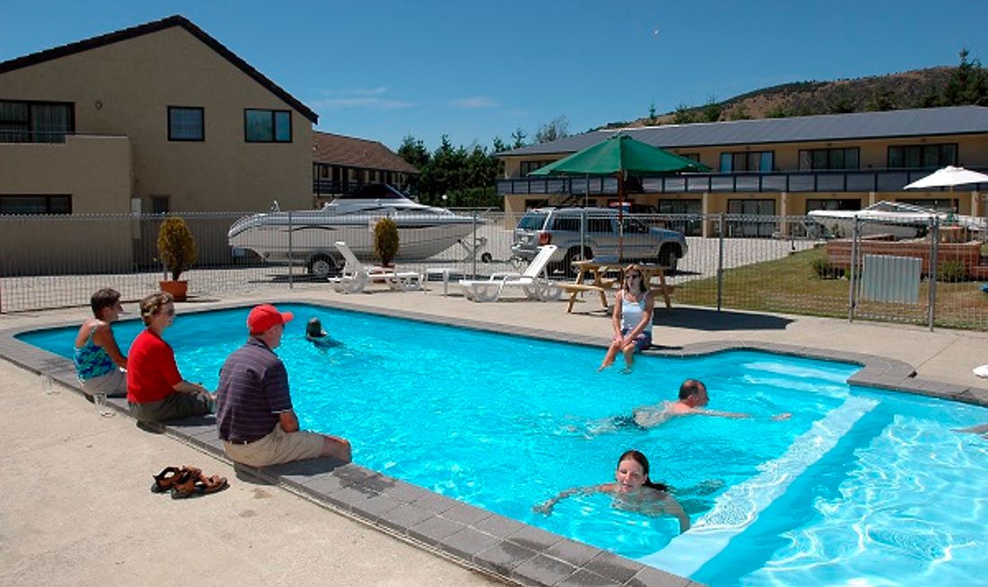 Fairway Lodge Motel Exterior