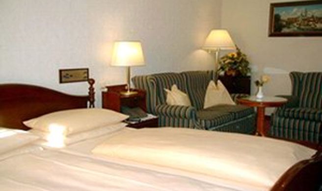Hotel Elefant Room