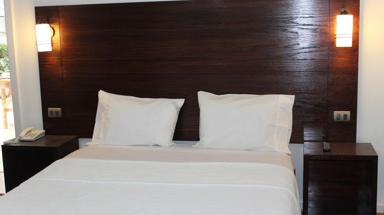 <b>Hotel Lyon Room</b>