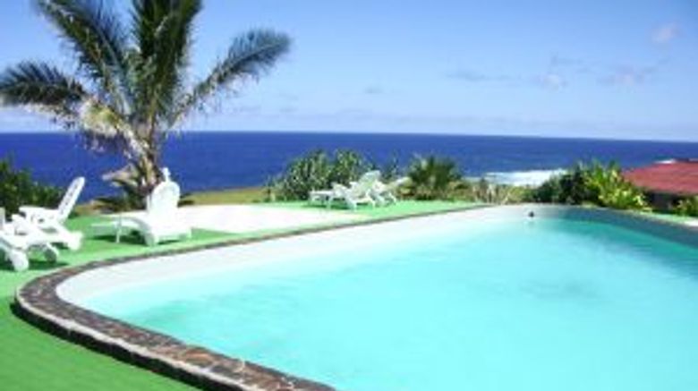<b>Iorana Hotel Pool</b>