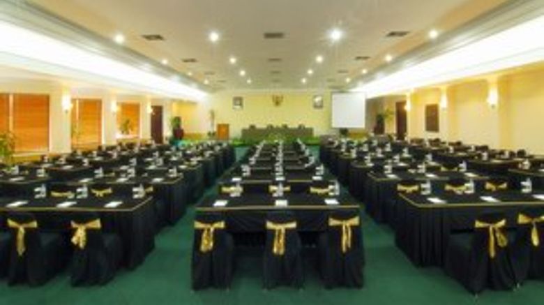 <b>Singgasana Hotel Surabaya Meeting</b>