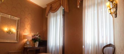 Lisbona Hotel Room