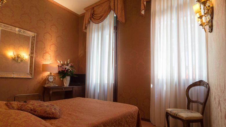 <b>Lisbona Hotel Room</b>