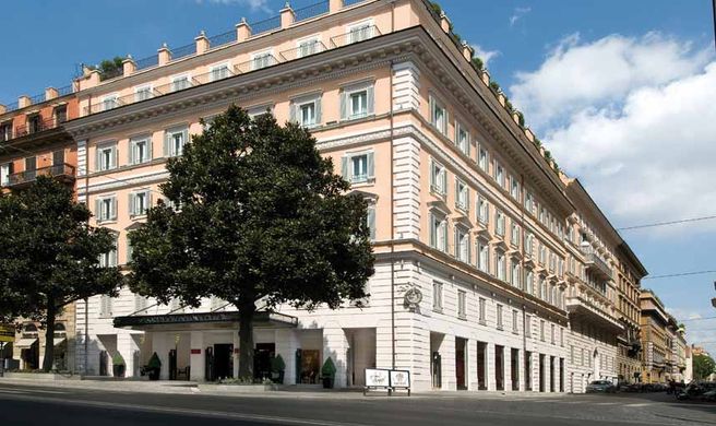 Grand hotel via Veneto Exterior