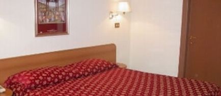 Hotel Riviera Airport Room
