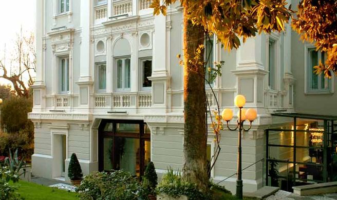 Hotel Flora Exterior