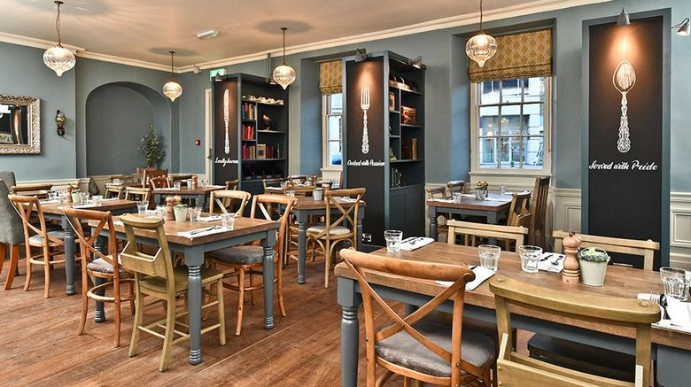 <b>Lansdowne Strand Hotel Restaurant</b>