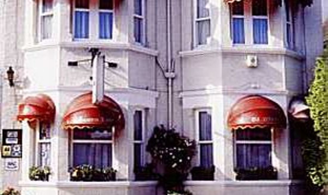 Hunters Lodge Exterior