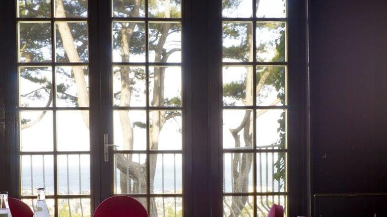 <b>Domaine Saint Clair Le DonJon Meeting</b> <b>Domaine Saint Clair Le DonJon Meeting</b>