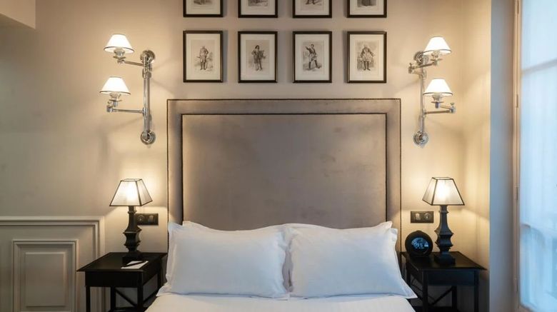 <b>Hotel Saint-Louis en L'Isle Room</b>