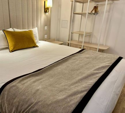 Derby Eiffel Hotel Room