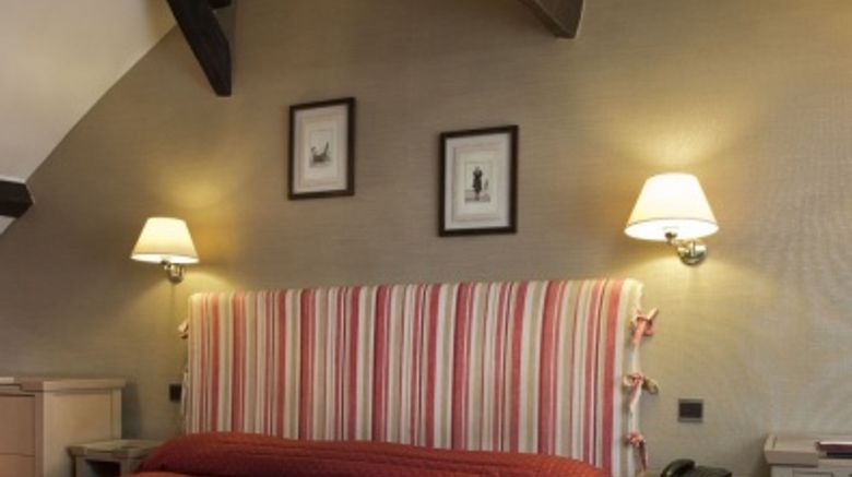 <b>Passy Eiffel Hotel Room</b>