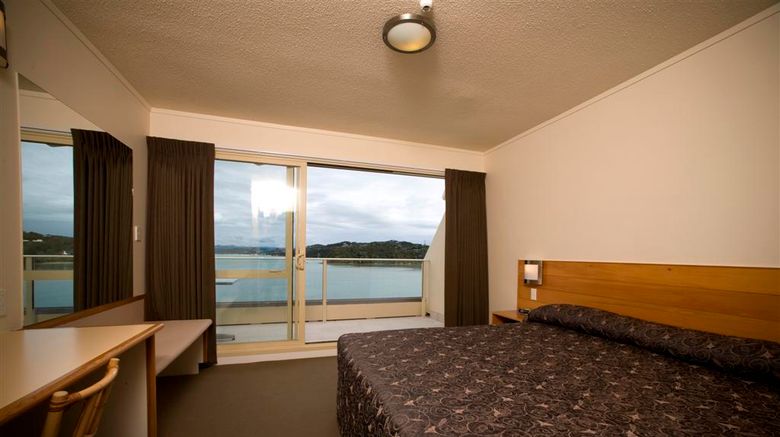 <b>Hotel Beachcomber Room</b>