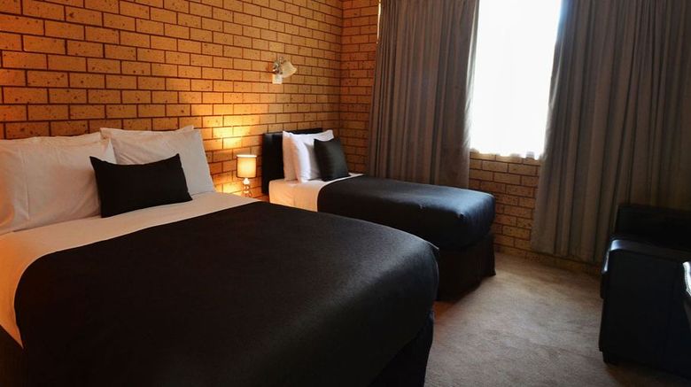 <b>Avondel Motor Inn Room</b>