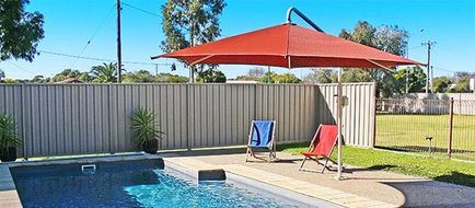 Settlement Motor Inn Pool