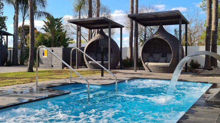 Federation Motor Inn Pool