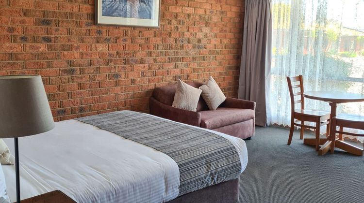 Federation Motor Inn Room