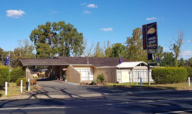 Amber Court Motor Inn Exterior