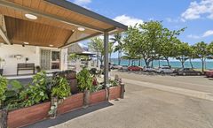 Beach House Motel