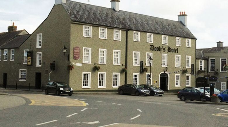 Doolys Hotel Exterior