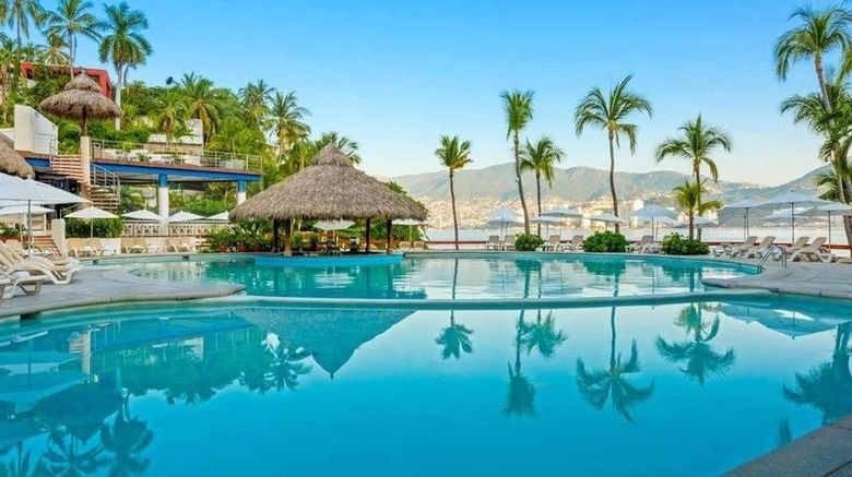 <b>Park Royal Beach Acapulco Pool</b>