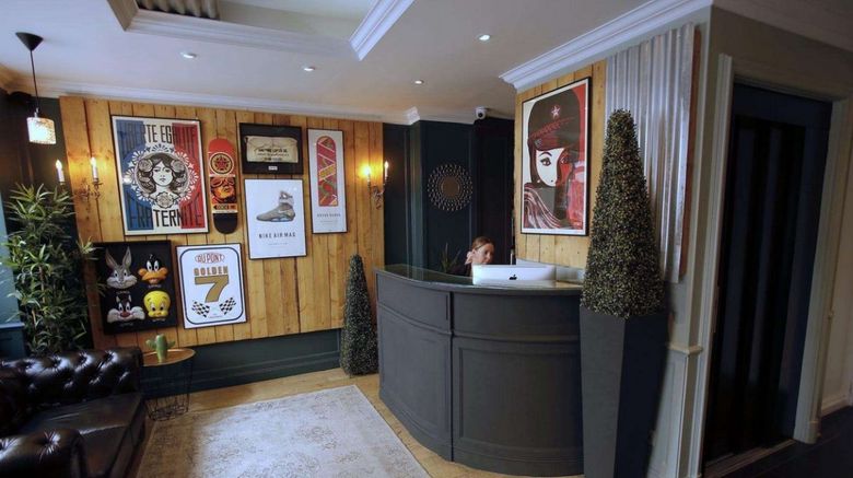 <b>Hotel Etoile Trocadero Lobby</b>