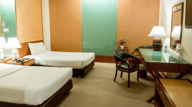 Royal River Hotel Room
