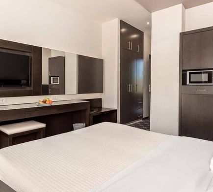 Monte Vardia Hotel Room