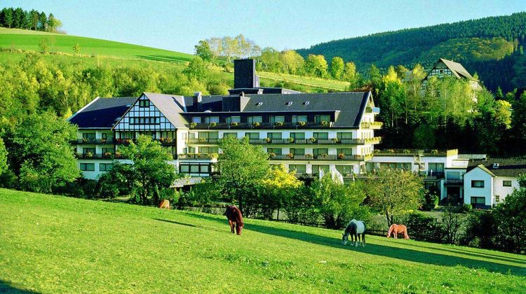 Sauerland Alpin Hotel Exterior