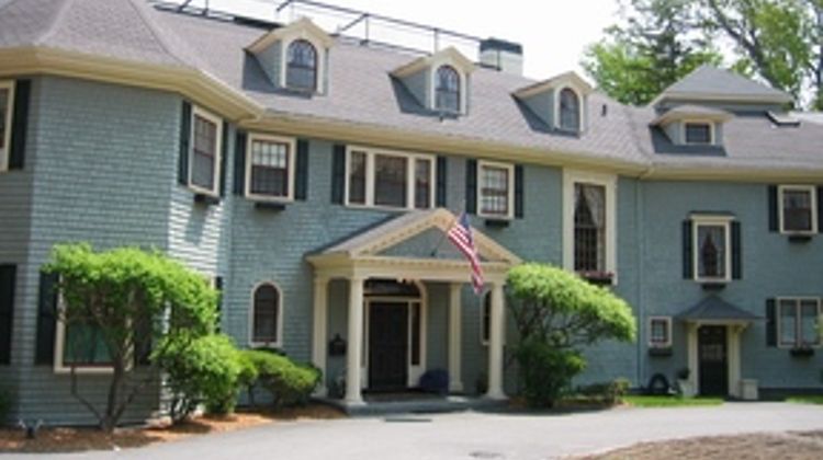 Balance Rock Inn Exterior
